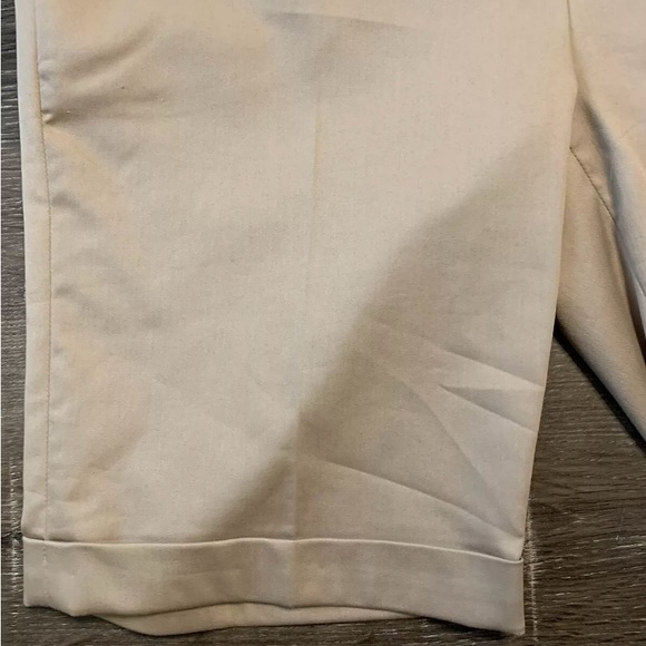 Saks 5th Avenue Size 4 Shorts - Picture 4 of 5